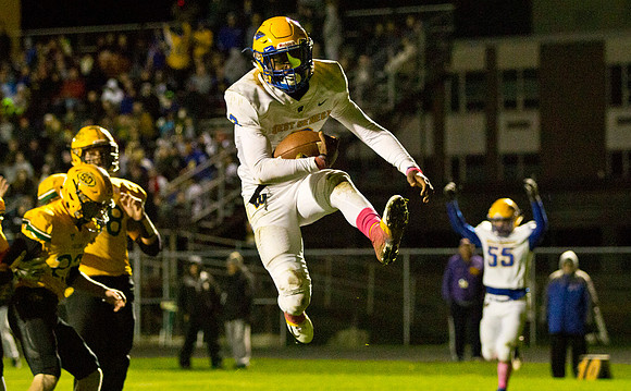 West at East_football_389