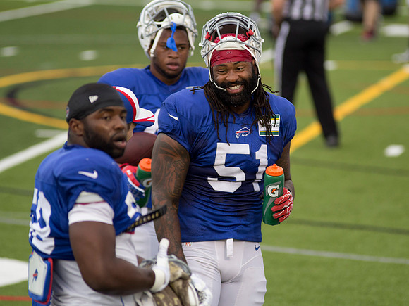 Brandon Spikes Buffalo Bills_07262014_035