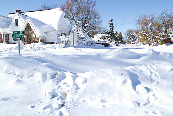 LakeEffectStorm_Knife_WestSeneca_009_dn